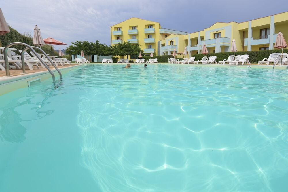 Isola Rossa Apart-hotel