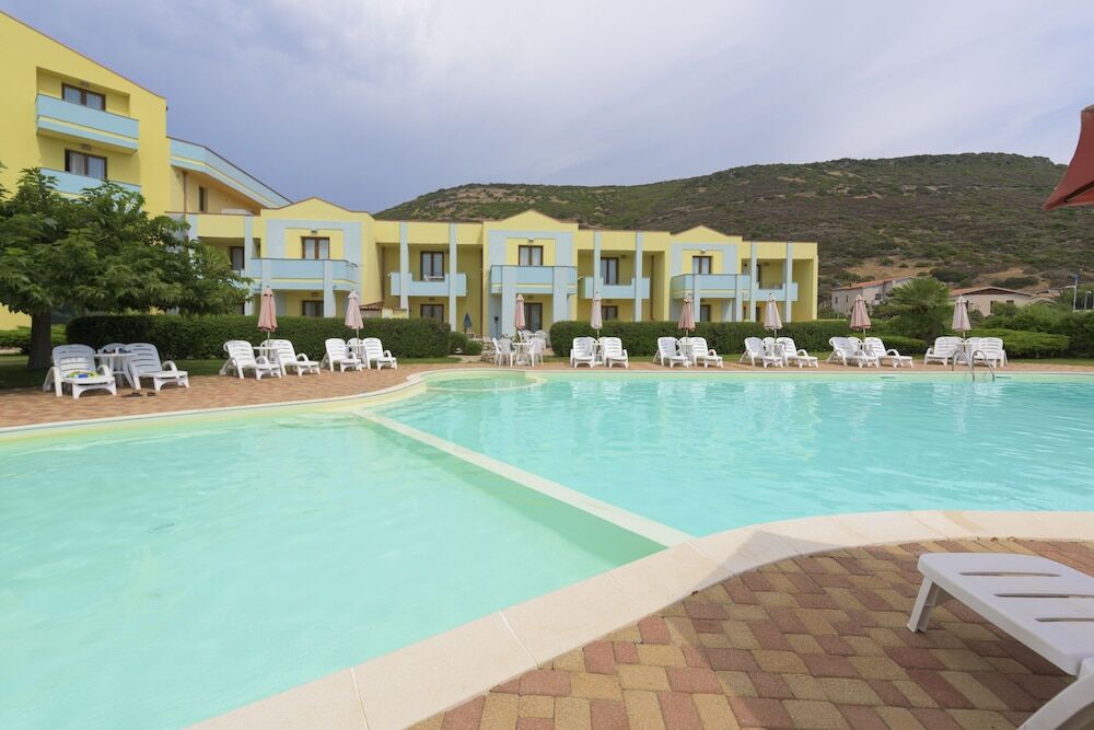 Isola Rossa Aparthotel 3*